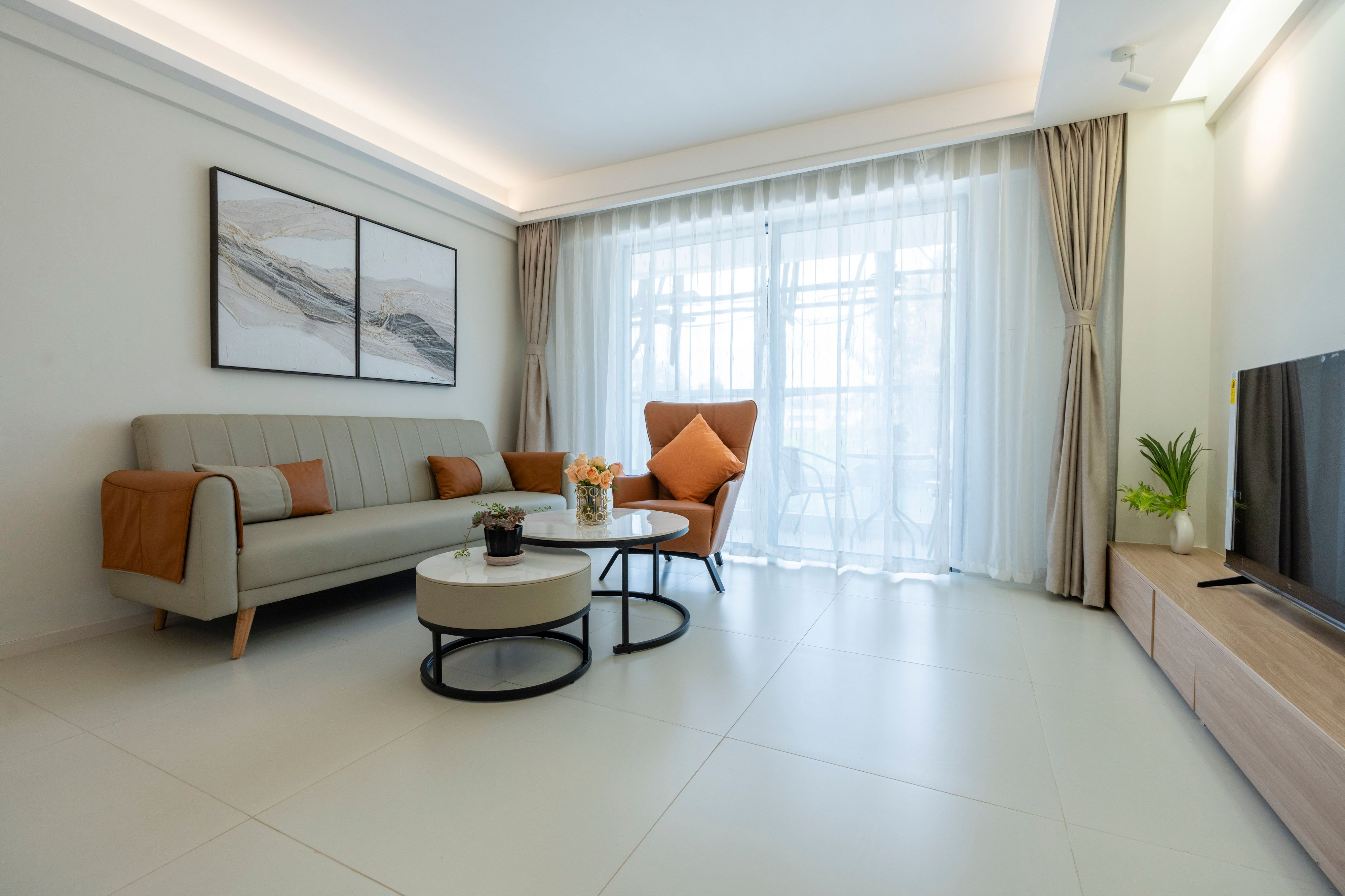 Studio And 1 Bedroom Apartment