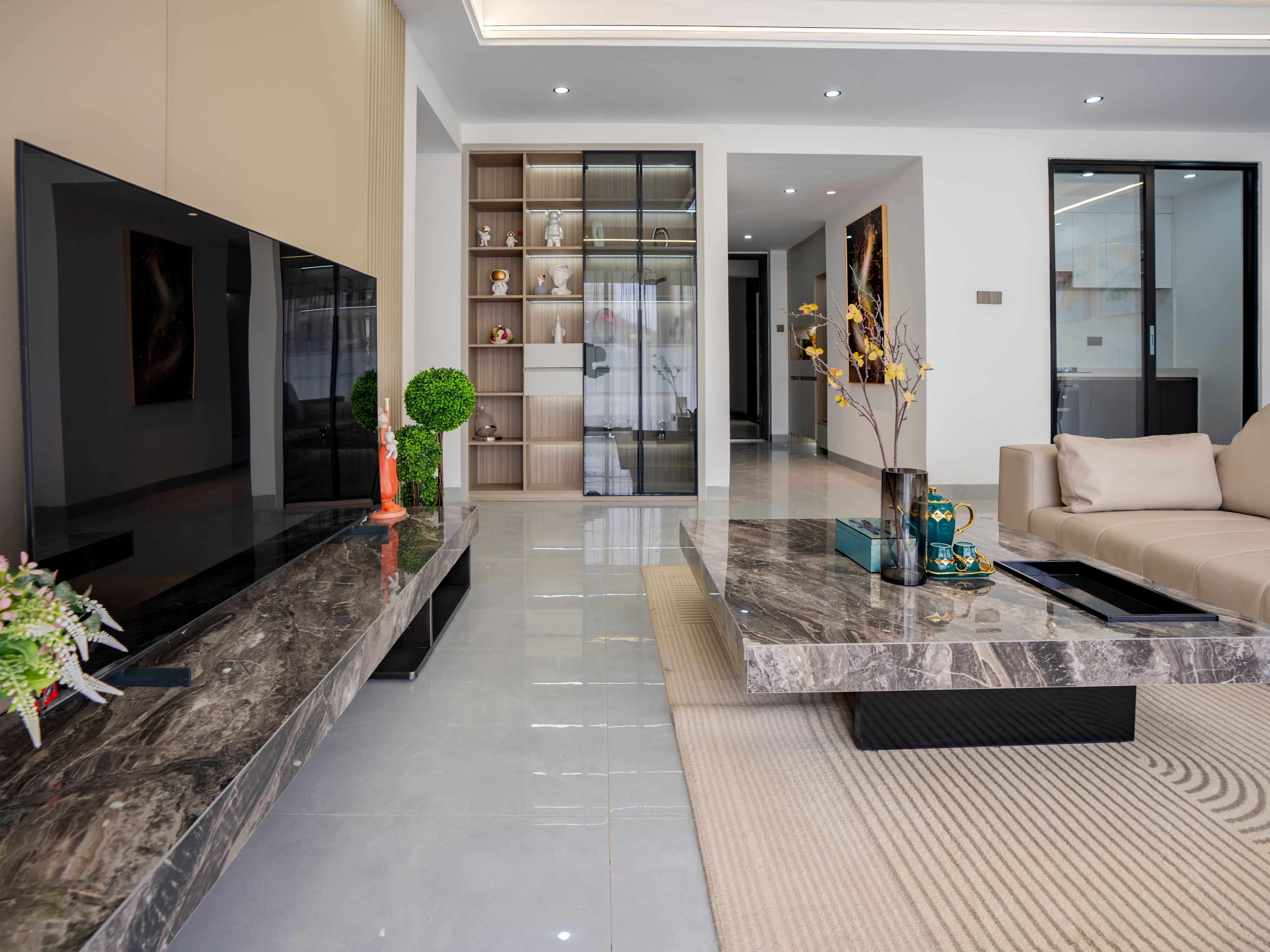 3 Bedroom Apartment With DSQ