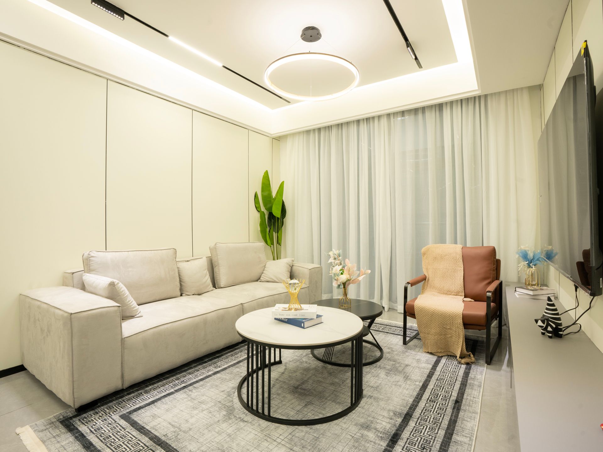 2 & 3 Bedroom + DSQ  Apartments 